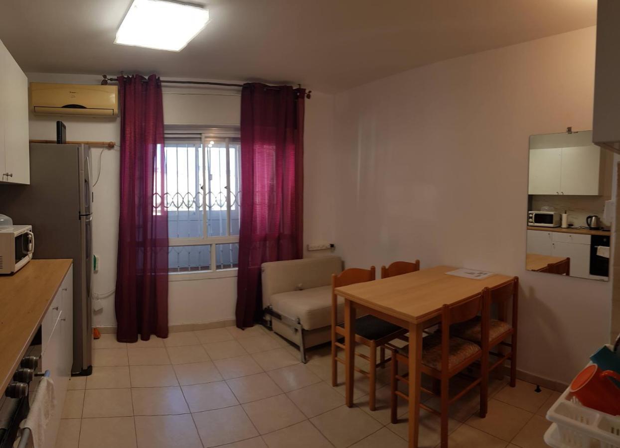 Near Airport Appartement Lod
